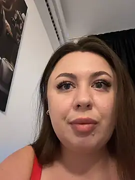Show modela Sara_Hug na web-kameri