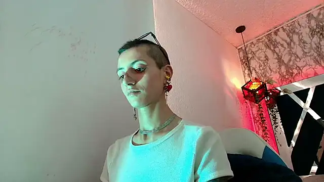 XXX chat uživo modela Fieramadame