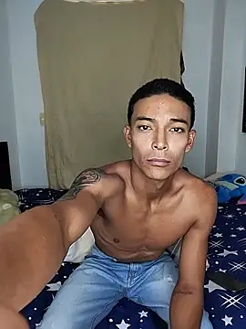 Demiansteven2 即時 XXX 聊天