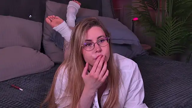 -SaraBlack-n Live XXX chat
