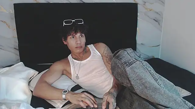 MaximilianRoth Live XXX-Chat
