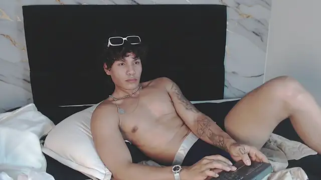 MaximilianRoth 라이브 XXX 채팅