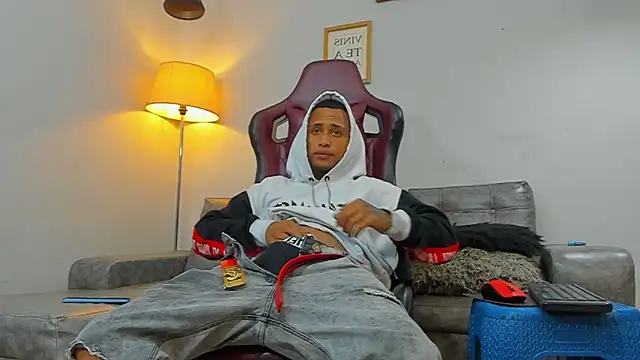 supreme_badboy2's Live XXX Chat