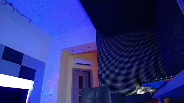 ChristianLevine_ Adlı Modelin Canlı XXX Sohbeti