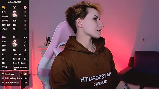 XXX chat uživo modela _Rein_ramm