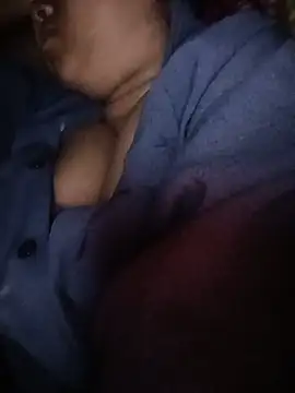 Radika345 Adlı Modelin Canlı XXX Sohbeti