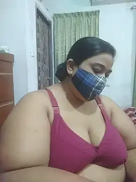 momo_loves Adlı Modelin Canlı XXX Sohbeti