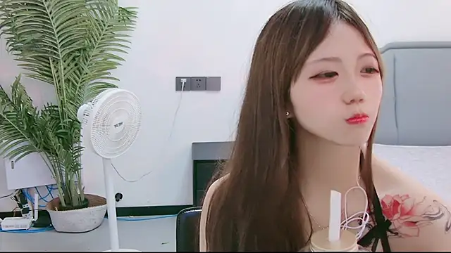 yan-0705's Live XXX Chat