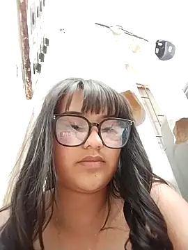 Emily-7's Live XXX Chat