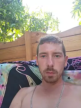 Simonshakeloveass 即時 XXX 聊天