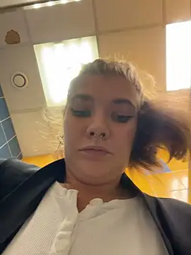 Holy_Tereza élő XXX-chatje