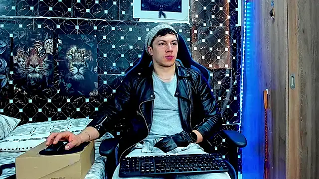 צ'אט XXX בשידור חי של javiersexymann