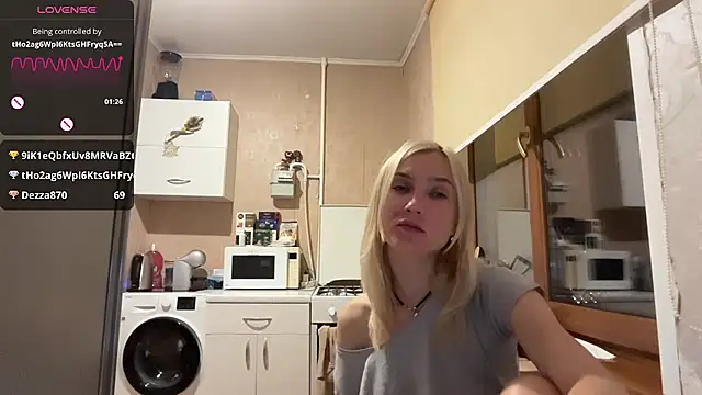 AngelJeni 即時 XXX 聊天