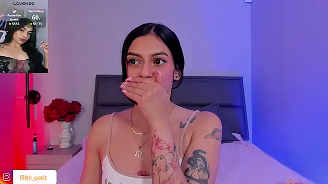 lilith_petit_ Adlı Modelin Canlı XXX Sohbeti