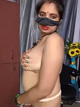 Laila_fuck: διαδικτυακό σόου στην κάμερα