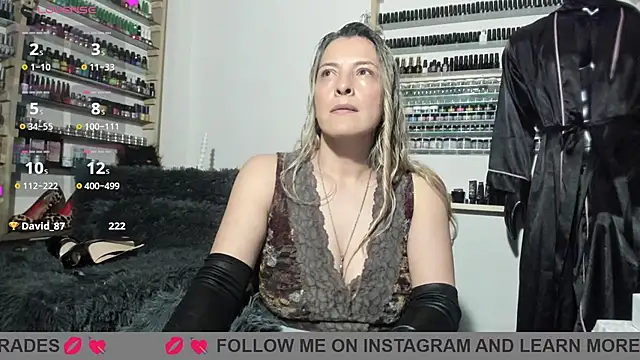 Katt-findom লাইভ XXX চ্যাট