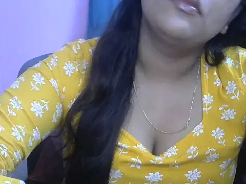 QUEEN-OF-QUEEN's Live XXX Chat