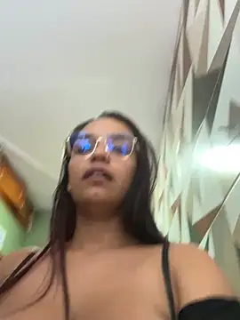 Sara-77 XXX чат на живо