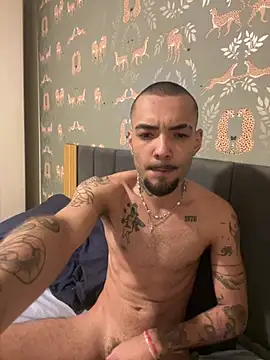 Rik_Olix live XXX chat