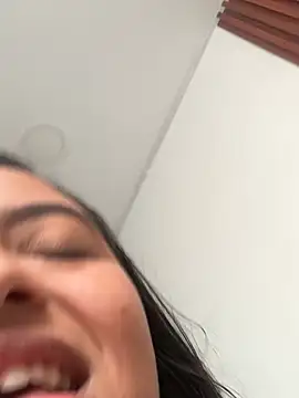 แชท XXX สดของ JessiBannkss