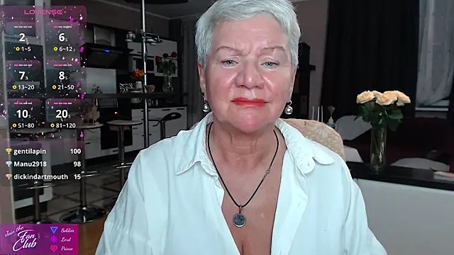 Chatroom XXX en direct de roxana_brooks