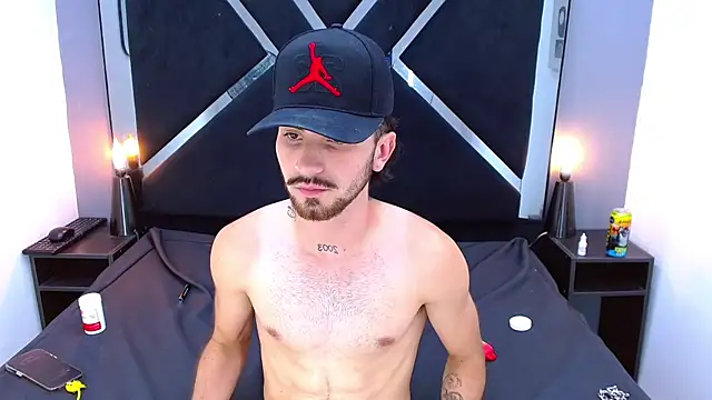 XXX chat uživo modela Lucas_Knight