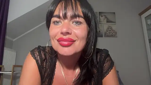 צ'אט XXX בשידור חי של JennyFantasy