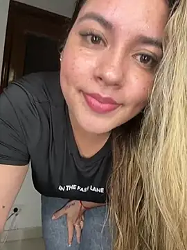 دردشة Amiraa_malia الجنسية المباشرة