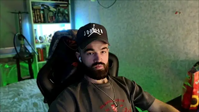 XXX chat uživo modela _Serious_Man