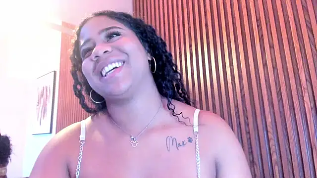 Chat XXX en directo de Sofi_Fox_