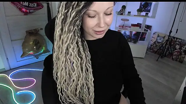 HoneySallyMoore Adlı Modelin Canlı XXX Sohbeti