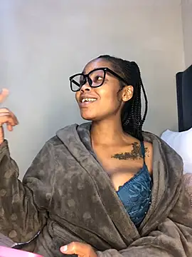 Nicole-Liam- Live XXX-Chat