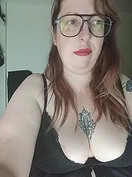 Chat +18 de Dunnitta ao vivo