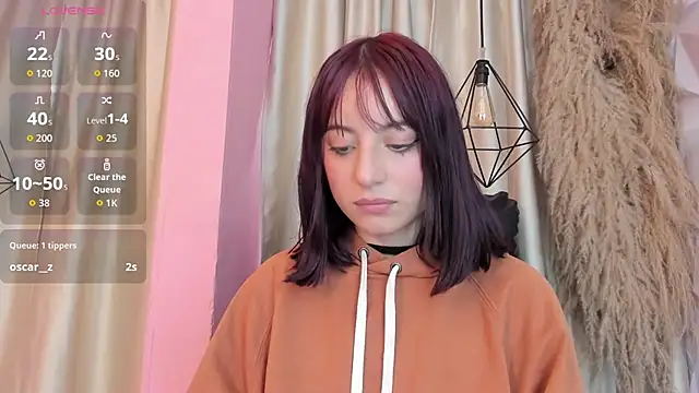 miahills__'s Live XXX Chat