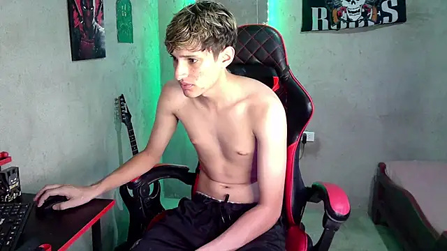 flaquito_junior Chat XXX live