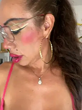 عرض كام YOURSDEBORA