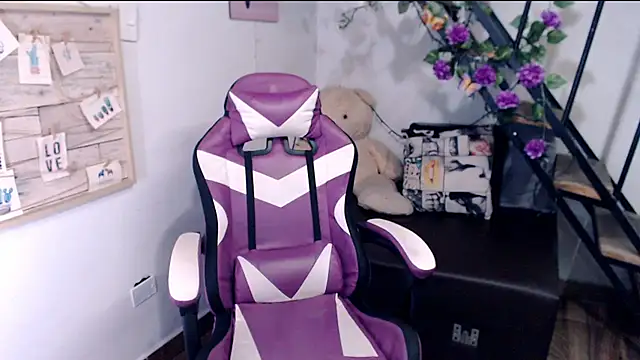 צ'אט XXX בשידור חי של samantha_baby_