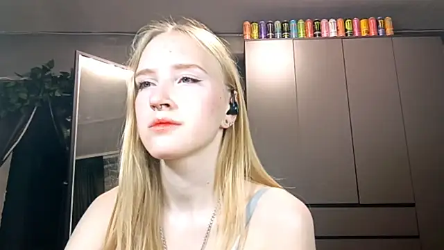 Mia_Azart Chat XXX in diretta