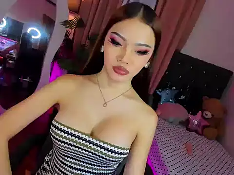 RueLoove69 Adlı Modelin Canlı XXX Sohbeti