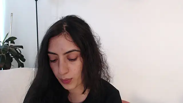 MIYESSI's Live XXX Chat