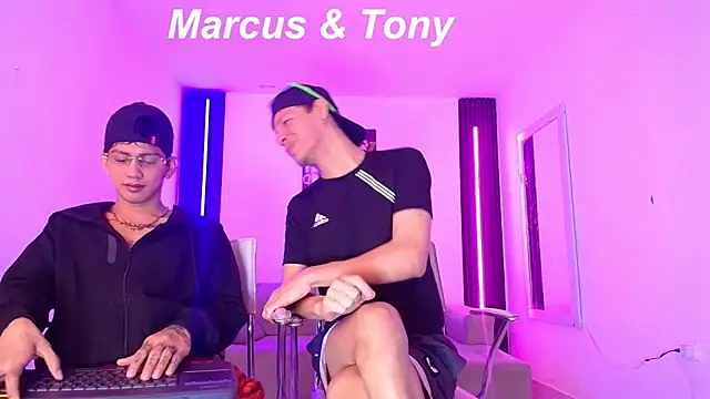 Marcus_and_Tony Live XXX-chat