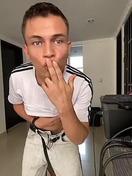 _Leo_Boy's Live XXX Chat