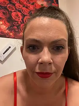 Lea_Squirt Adlı Modelin Canlı XXX Sohbeti
