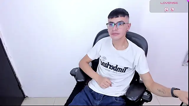 Alexx_bigcockkのライブXXXチャット