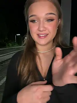 Hannah-2007 Chat XXX live
