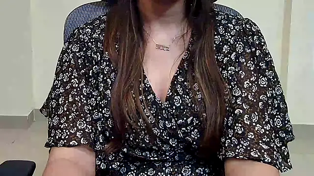 Nyra-Goddess' Live XXX Chat