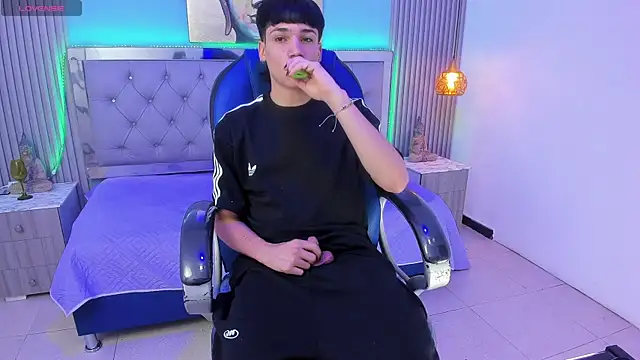 Chat +18 de SamBlack_ ao vivo