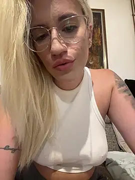 PlayWithUsXO – Live XXX-chat