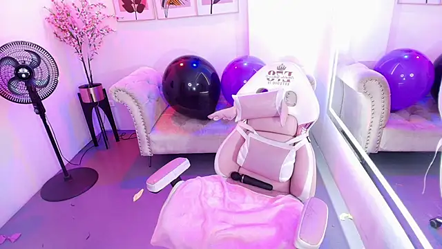 Maddie_T18 লাইভ XXX চ্যাট