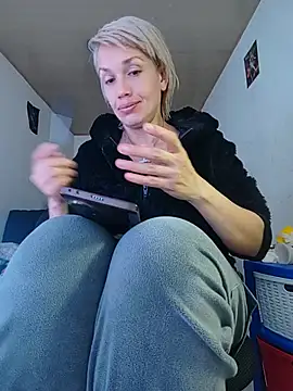 MARILYNKOVANOVA's Live XXX Chat